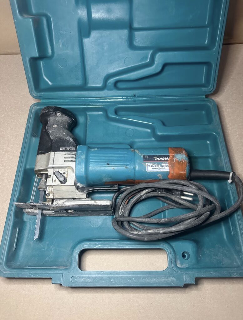 Makita 4305 stiksav inkl. kuffert