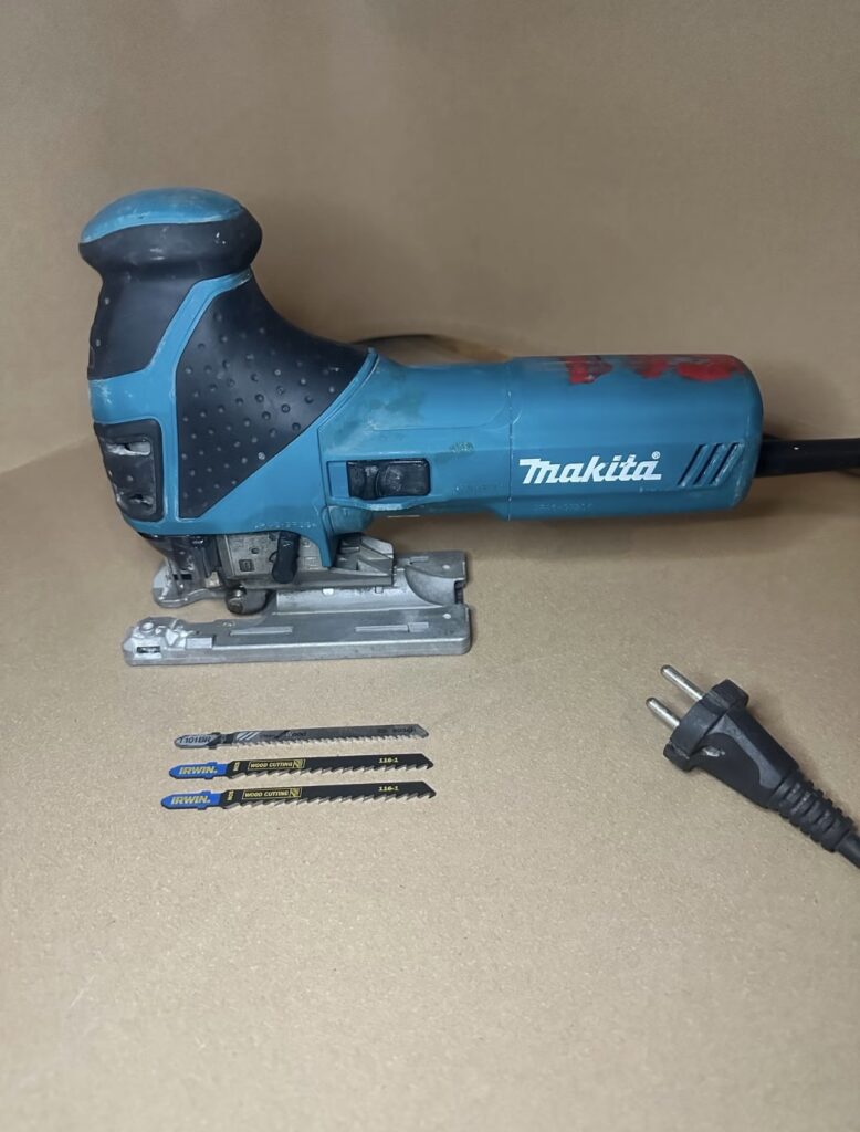 Makita stiksav inkl. klinger og kuffert