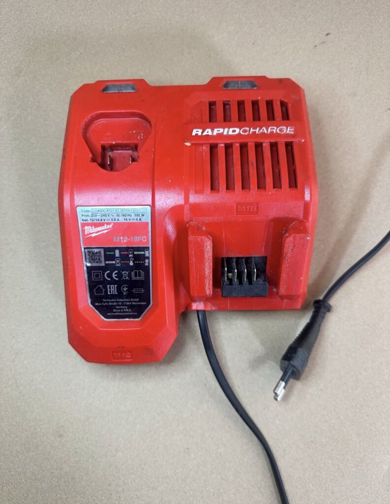 Milwaukee M12-18 FC RapidCharge batterilader