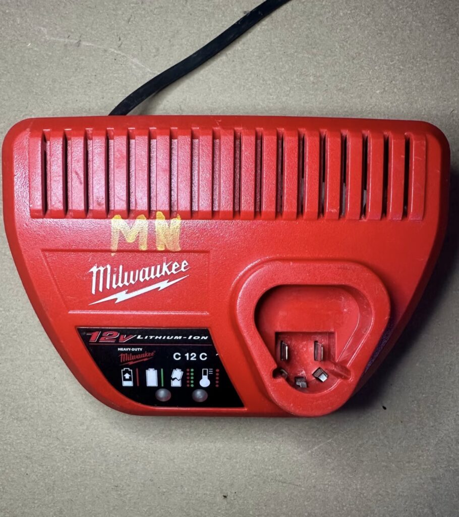 Milwaukee C12C 12V batterilader