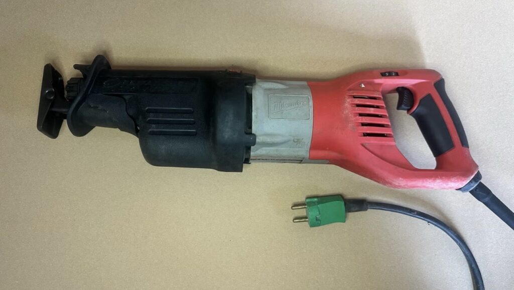 Milwaukee Heavy Duty bajonetsav 1300W