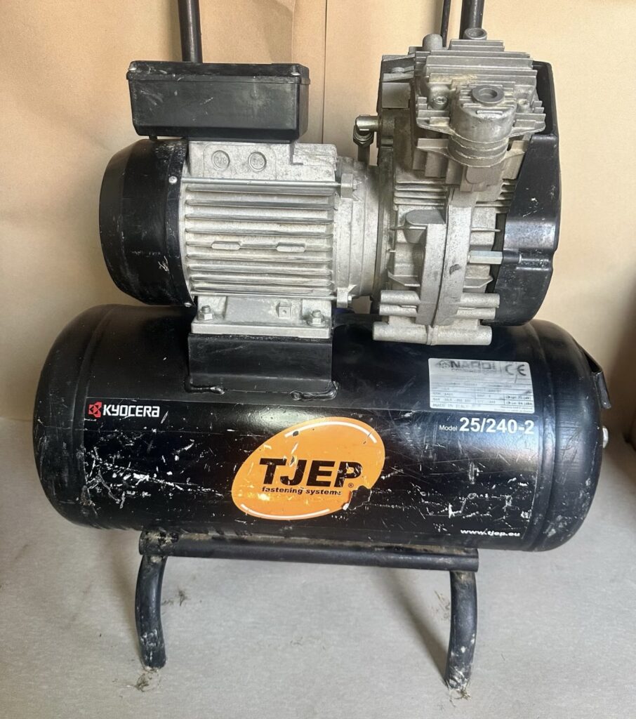 Tjep 25/240-2 kompressor på vogn